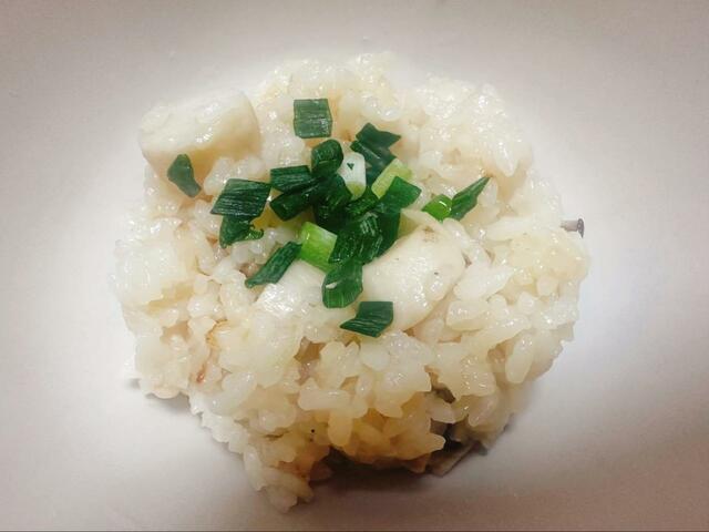 【森のきのこ倶楽部 もりのえりんぎ農園 栽培キット】えりんぎを輪切りにしたことで肉厚食感が楽しい炊き込みご飯に