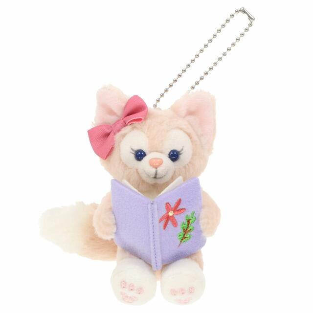 ぬいぐるみチャーム｜2,200円｜「ダッフィー＆フレンズのオータム・ストーリーブック」スペシャルグッズ｜販売店舗：東京ディズニーシー「マクダックス・デパートメントストア」｜発売日：2023年9月7日（木）