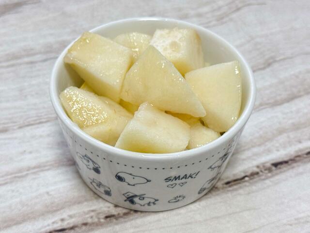 【cookpad plus 2025年冬号 スヌーピー 磁器のボウル皿セット】カットフルーツを入れてみました。食卓が華やぎます♪