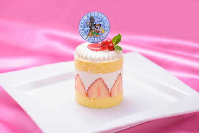 ハイピリオン・ラウンジ「ケーキセット」ストロベリーショートケーキ