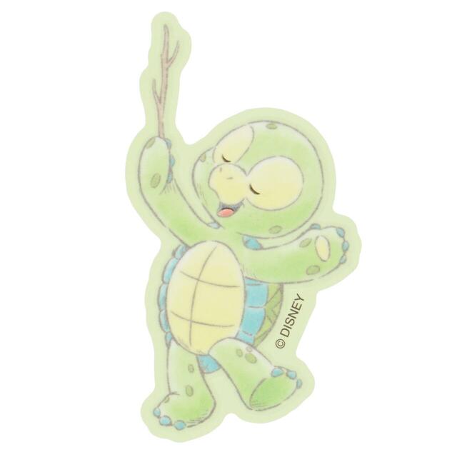 ステッカー 500円｜「ダッフィー＆フレンズのワンダーズ・バイ・ユア・サイド」グッズ｜販売店舗：東京ディズニーシー「マクダックス・デパートメントストア」｜発売日：2026年6月2日（火）