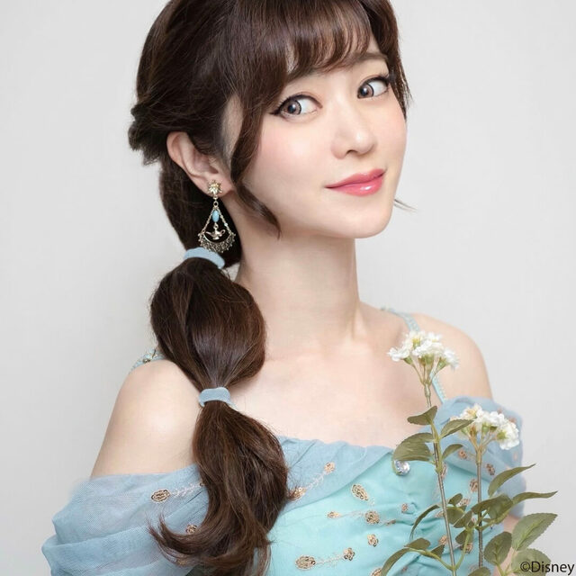 〈ジャスミン〉イヤリング 759円(税込)