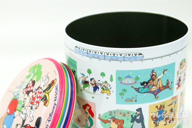 おせんべい缶 ¥1,100