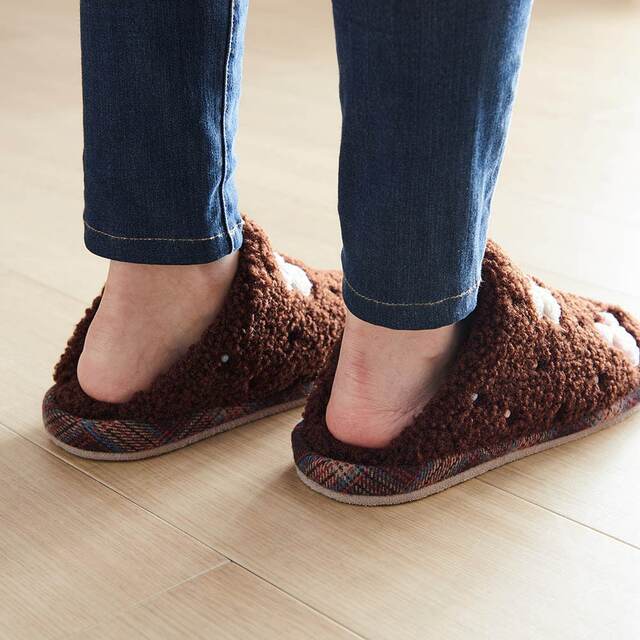 足首まであったかな脱ぎ履きしやすいもこもこボアスリッパ(選べるキャラクター)｜￥ 1,790 （税込）