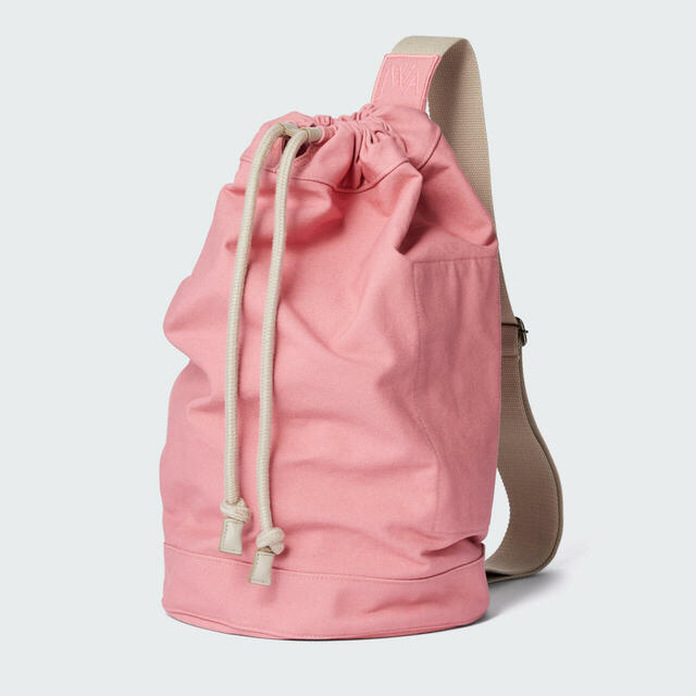 【UNIQLO and JW ANDERSON】男女兼用「ドローストリングバッグ」各¥2,990