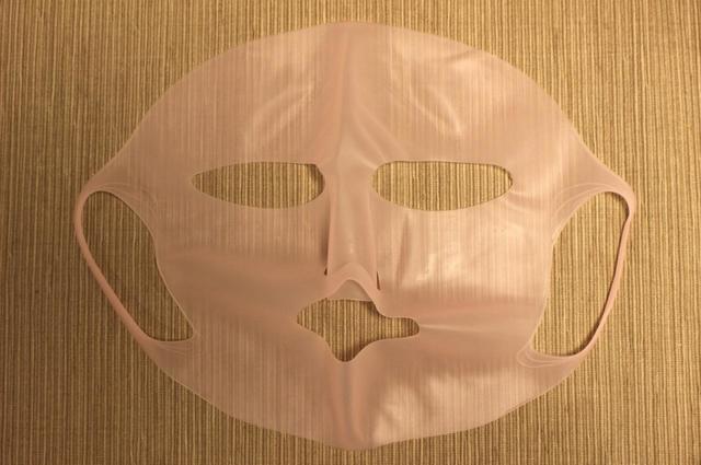 「潤いシリコーンマスク３D」