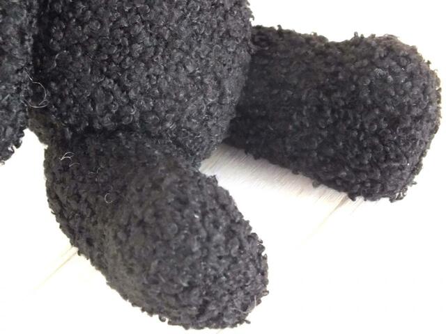 【カルディオリジナル　ハロウィンネコぬいぐるみ】動かせる足のフォルムがとってもかわいい