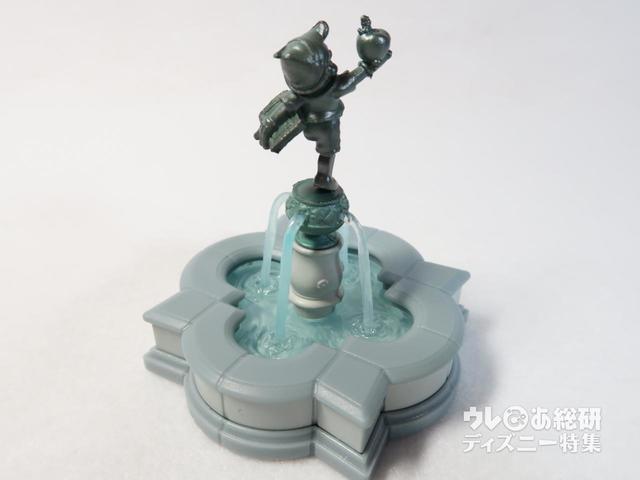 ミニチュアフィギュアコレクション／「ピノキオ」と「ジミニー・クリケット」の噴水