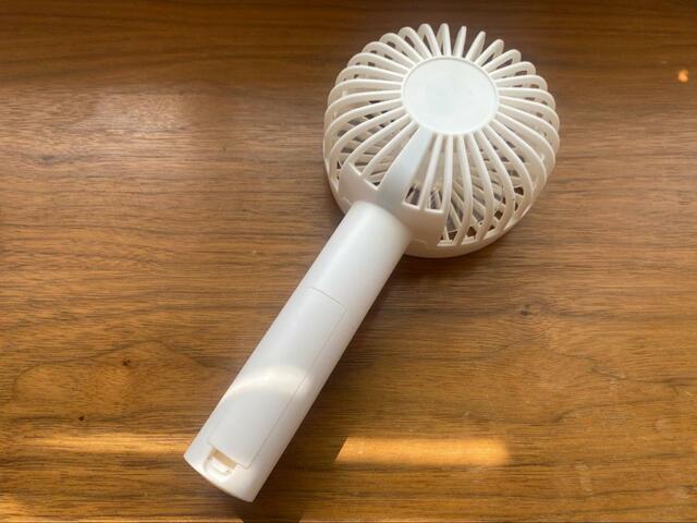 【cookpad plus(クックパッド プラス)2023年夏号増刊 スヌーピーハンディ扇風機】裏面はシンプルに