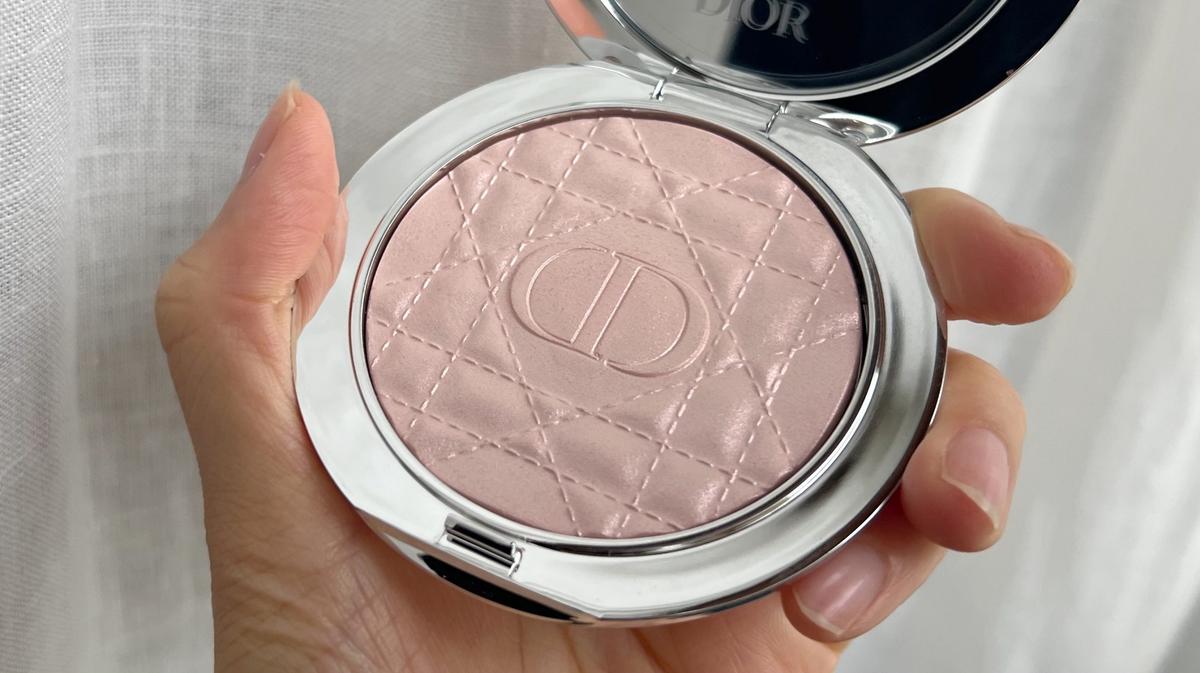 自然なツヤはほしいけど、ギラギラさせたくない。DIORの「新作ハイ