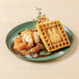 「りんごとくるみのワッフル」＜税込1,690円＞【「miffy café tokyo」に新メニューが仲間入り】
