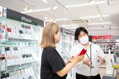 「ゲオモバイル池袋北口店」の鈴木篤史店長