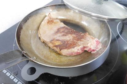 人気 冷凍肉の焼き方 フライパン