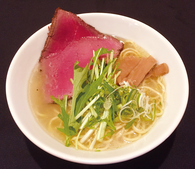 牛骨塩ラーメン