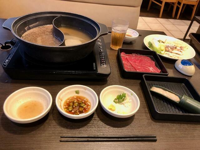 【しゃぶ葉　しゃぶしゃぶ・寿司食べ放題　牛2種&豚コース】野菜とお肉を好きなだけ食べられるなんて最高