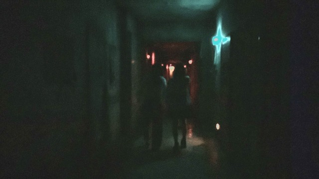 長い廊下を歩いていると・・・