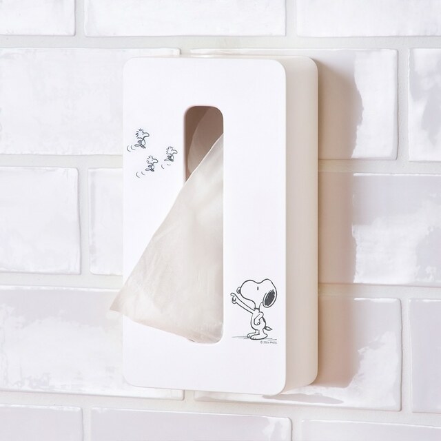 【PLAZA】「山崎実業 tower タワー スヌーピー PEANUTS ティッシュケース」2,420円／シンプルながら遊び心のあるデザインが魅力