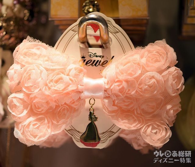 たっぷりレースが可愛い!