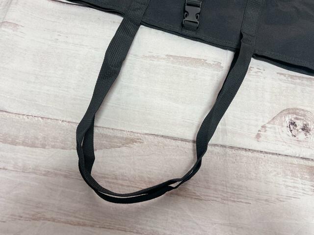 ハンドルは約60cmと長め。肩がけが余裕でできるのがうれしい！