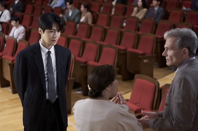 Netflixシリーズ『恋の通訳、できますか？』独占配信中