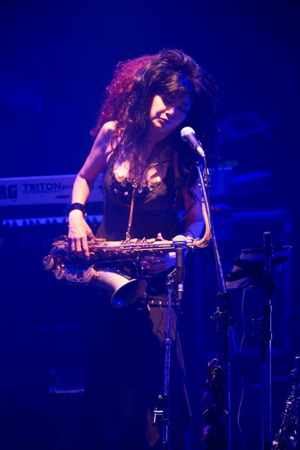 「MORRIE Solo Live 2015 “HARD CORE REVERIES”2DAYS」　yukarie（Sax, Cho）　　撮影・大島康一 
