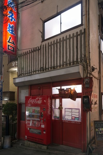 DJ SUMIROCKが働く「餃子荘ムロ」。高田馬場で60年以上続く老舗の人気店だ