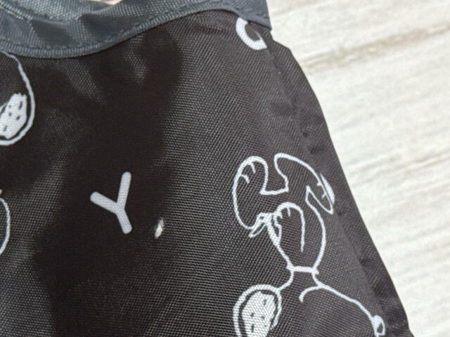 素材はポリエステル。厚手で丈夫な生地です