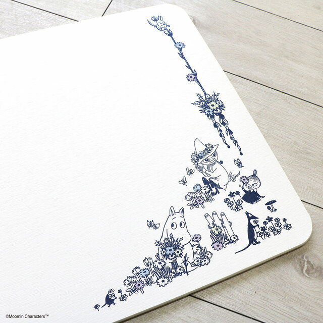 「ムーミン 珪藻土バスマット 花畑」3,300円（税込）