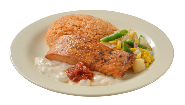 ユカタン・ベースキャンプ・グリル スパイシースモークサーモン、メキシカンライスとベジタブル添え セット ¥1,450