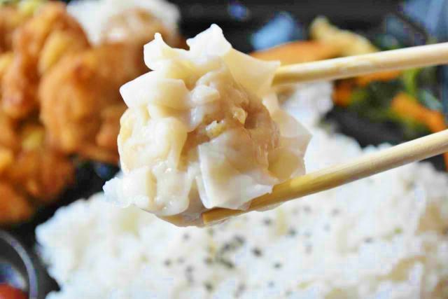 大きなシュウマイ２つ。