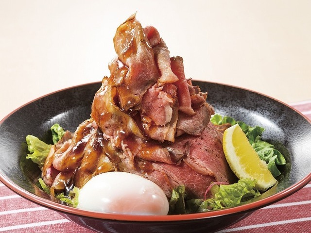 期間限定・数量限定で2倍のボリュームに！「特盛り炙りローストビーフ丼膳」(丼単体)