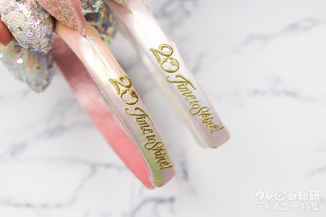 カチューシャ ¥2,000｜20周年ロゴが可愛い