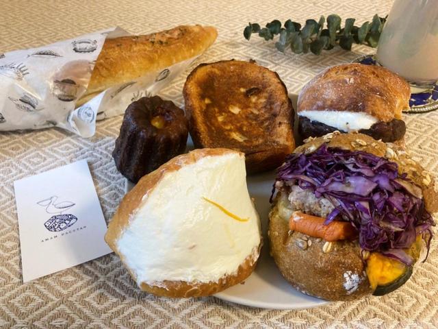 【アマムダコタン】行列に並んで購入したパンたち