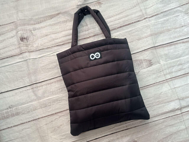 外で仕事をする際の荷物をイン!