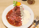 そびえたつローストビーフタワーは圧巻！SNS映えも♪ 