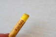 【クレパスのお手入れ方法】巻紙を少し剥がすと使いやすい