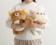 【リラックマ×ミスタードーナツ】「ドーナツまくまくクッション」各5,500円／触り心地抜群！リラックマとコリラックマの2種類です