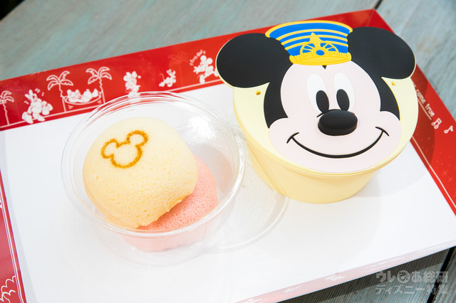 カスタードケーキ(あずき&ストロベリー)、スーベニアケース付き ¥1,000