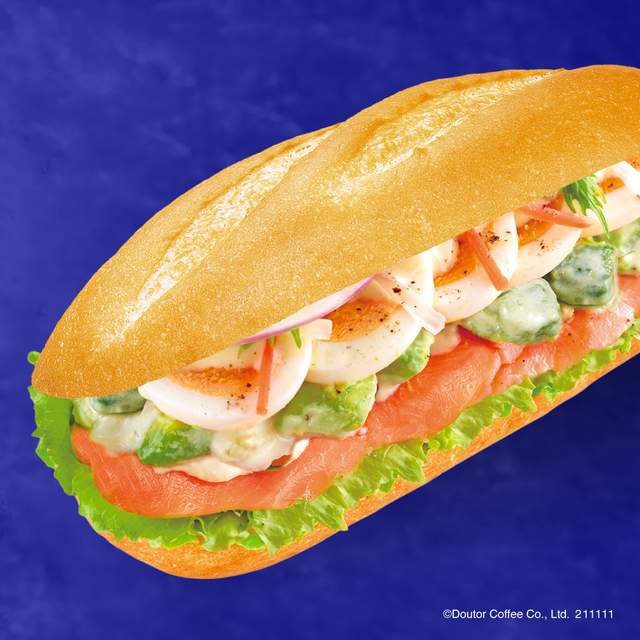 ミラノサンドB　半熟卵とアボカドサーモン