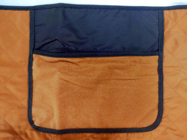 便利なポケットつき