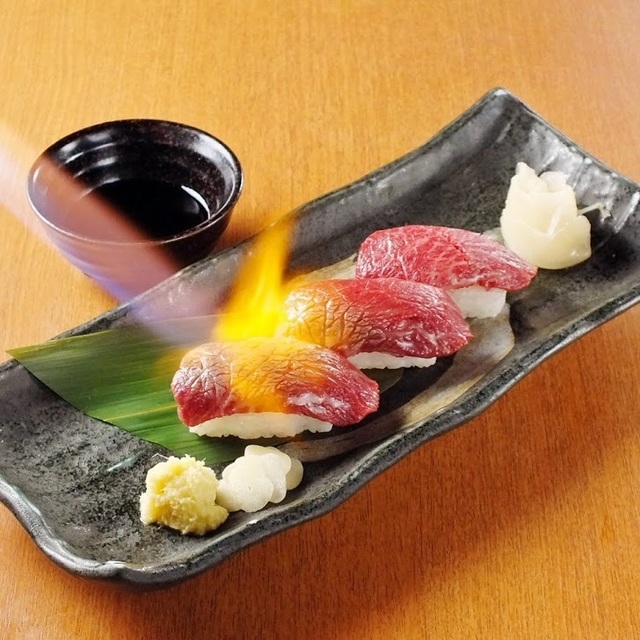 霜降り馬刺し握り