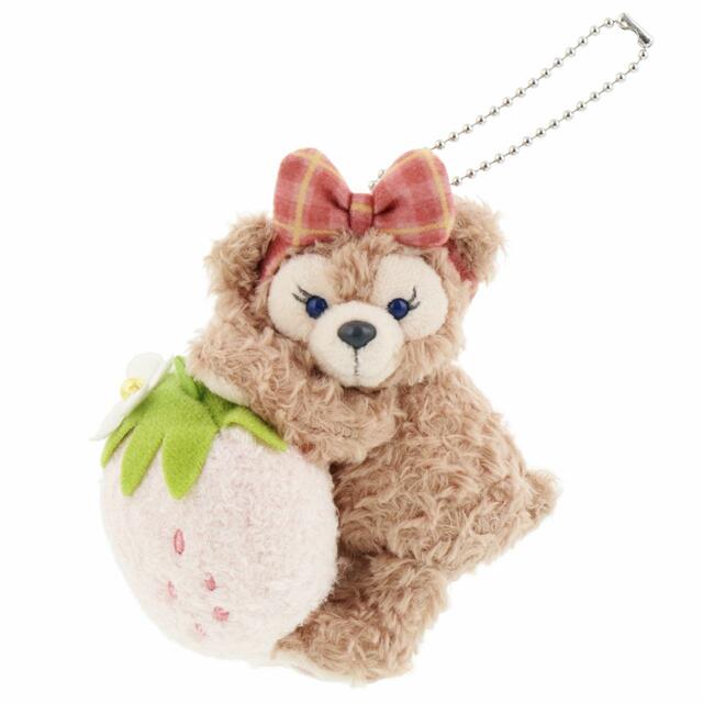ぬいぐるみチャーム 2,200円｜東京ディズニーリゾート「ダッフィー＆フレンズのハートフェルト・ストロベリーギフト」スペシャルグッズ｜販売店舗：東京ディズニーシー「マクダックス・デパートメントストア」｜発売日：2024年1月15日（月）