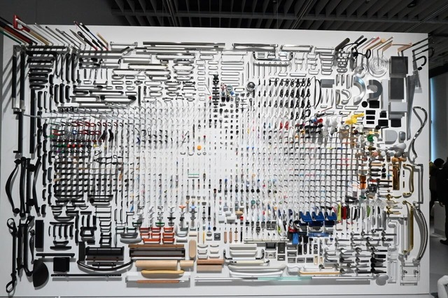 【デザインあ展neo】「もちてのむれ」／近づいてみないとわからない、巨大な展示。なんだこれ…！？