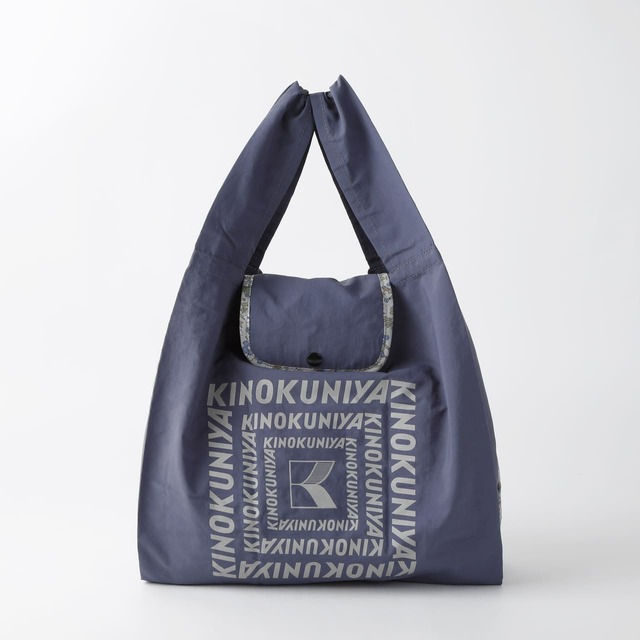 【紀ノ国屋 MADE WITH LIBERTY FABRIC「紀ノ国屋 リバティプリント スモールショッパー」￥2,530】グレーブルー／「マリア」は1991年春夏コレクションのために1988年に描かれたもの