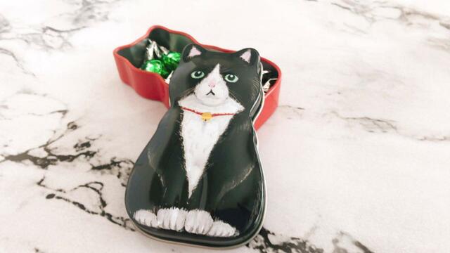 【カルディ】ミニねこ缶 ボールチョコ8粒入り、缶のネコはほかに茶トラもありますよ