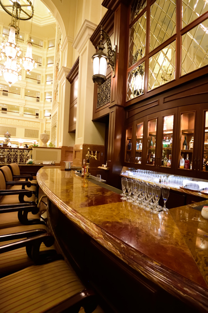 「ドリーマーズ・ラウンジ」店内 ©Disney