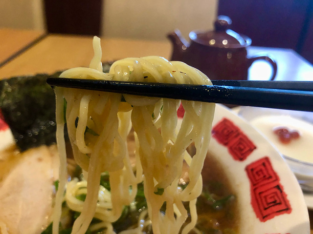 【バーミヤン　バーミヤンラーメン】麺はもちもちでコシがあり、ツルっとした喉越しがよく、食べやすい&美味しいです