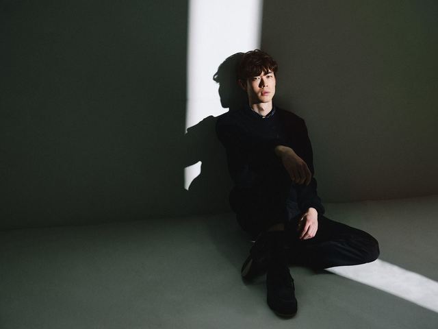 宮沢氷魚 撮影：須田卓馬