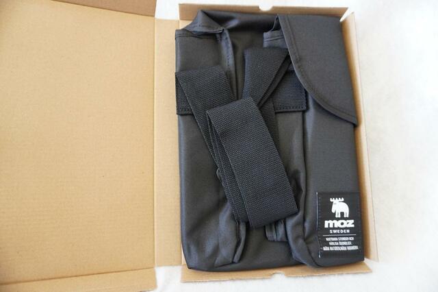 折りたたまれて入っています【moz BIG SHOULDER BAG BOOK】「moz（モズ）ビッグショルダーバッグ」価格：2,475円（税込）