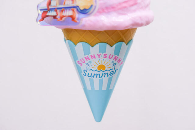 グミキャンディー、ミニスナックケース付き 1200円｜ロゴも可愛い